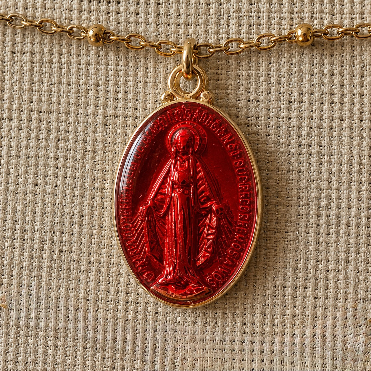 Collier Madone Émaillée – Acier Inoxydable Doré