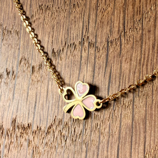 Collier Trèfle Rose Émaillé – Acier Inoxydable