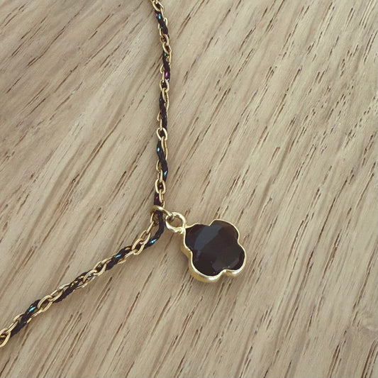 Collier Trèfle Noir – Chaîne Torsadée Dorée