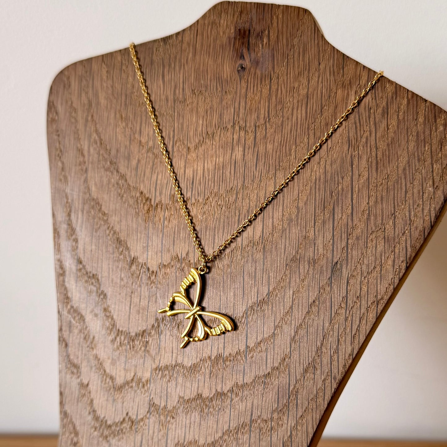 Collier Papillon Doré – Acier inoxydable