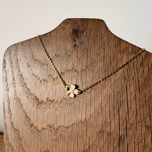 Collier Trèfle Rose Émaillé – Acier Inoxydable