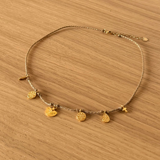 Collier Amulettes Dorées – Acier inox