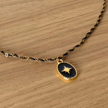 Collier Étoile Noire – Chaîne Torsadée Dorée & Noire
