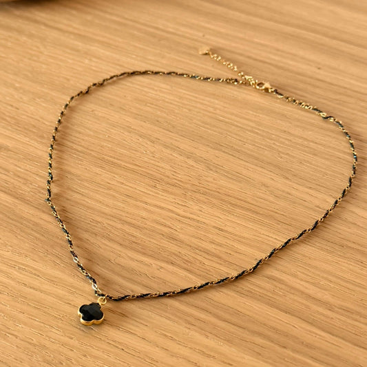 Collier Trèfle Noir – Chaîne Torsadée Dorée